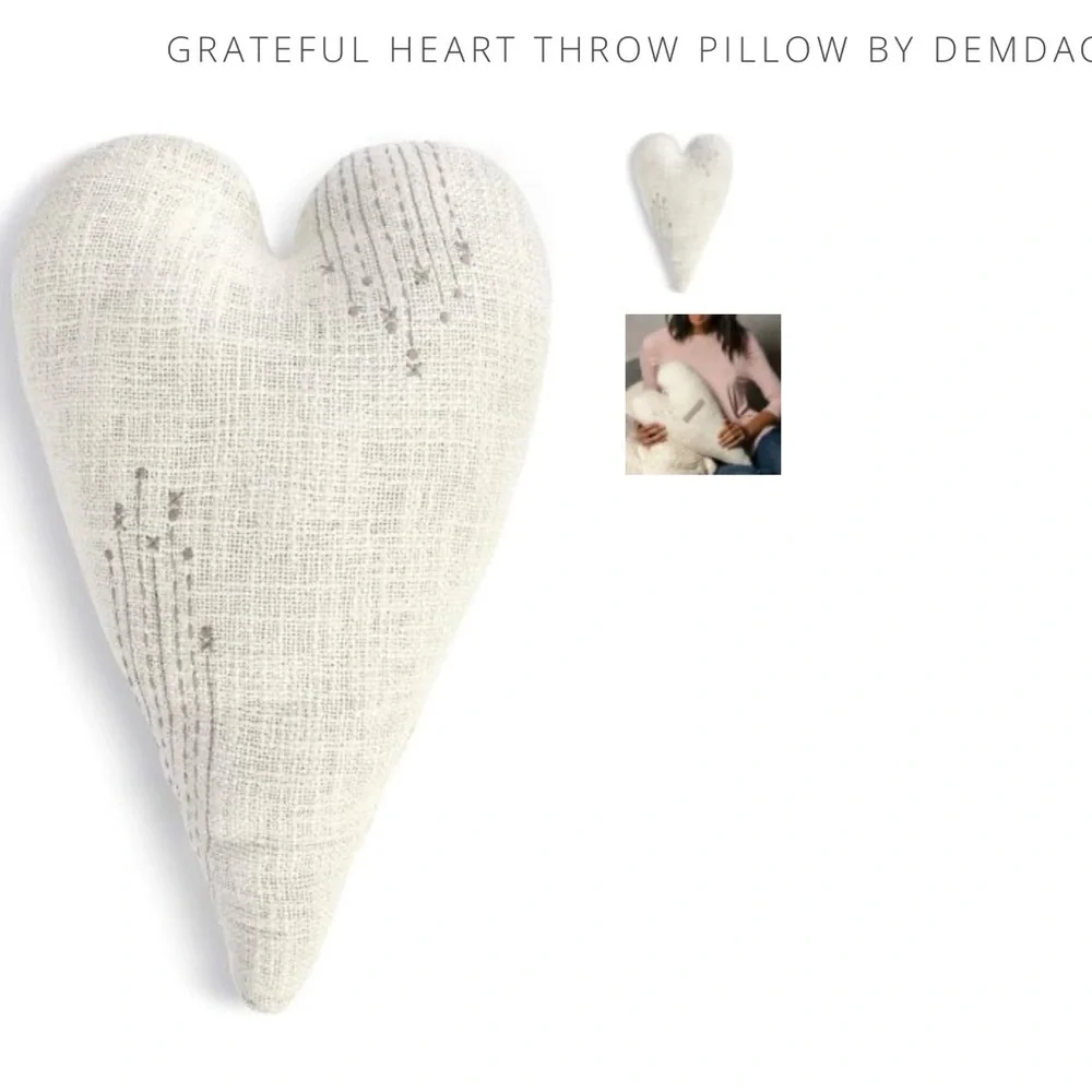 🌸Demdaco Pillow 20” Grateful Hearts